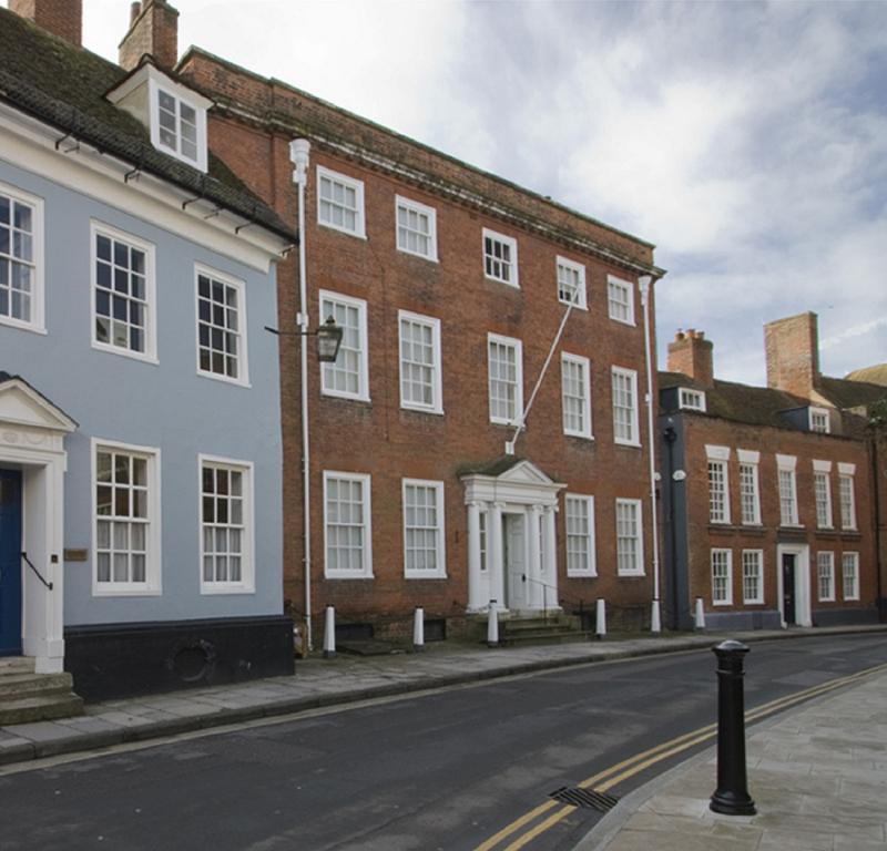 East Pallant Bed And Breakfast, Located In Large Georgian Townhouse In Central Chichester Eksteriør bilde