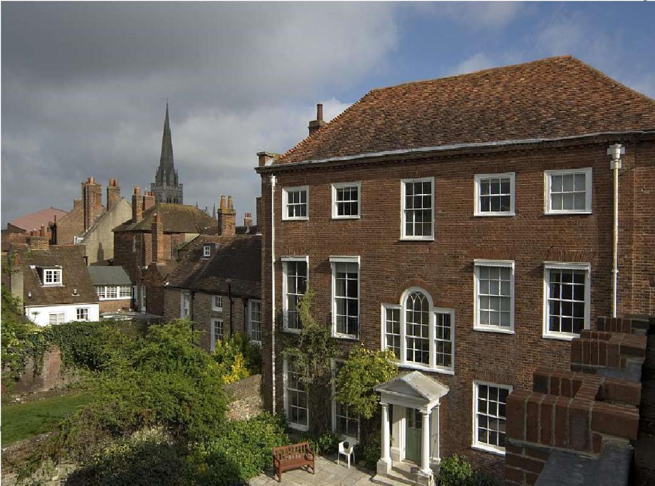 East Pallant Bed And Breakfast, Located In Large Georgian Townhouse In Central Chichester Eksteriør bilde